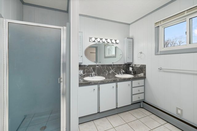 20 Cleveland St, West Warwick, RI 02893