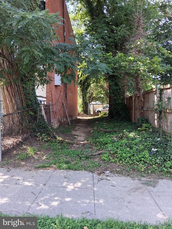 1700 T STREET ST SE, Washington, DC 20020