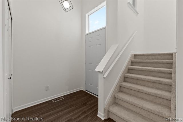 24530 Pineview Street, Oak Park, MI 48237