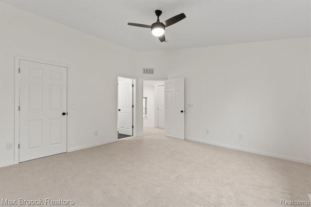 24530 Pineview Street, Oak Park, MI 48237