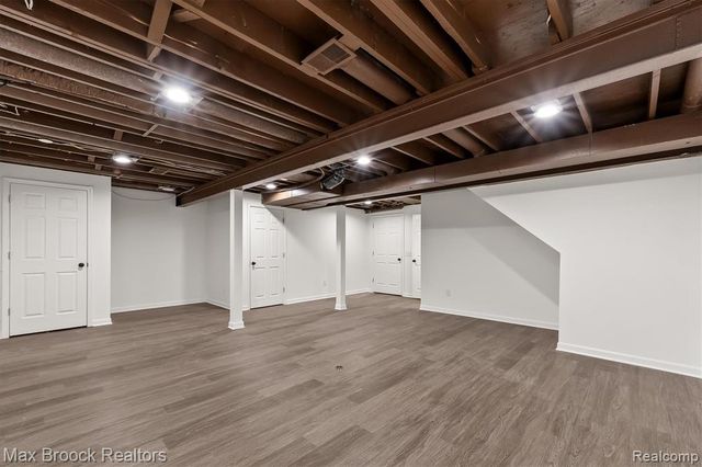 24530 Pineview Street, Oak Park, MI 48237