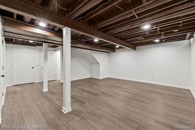 24530 Pineview Street, Oak Park, MI 48237