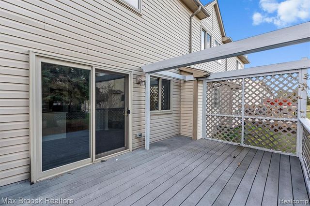 24530 Pineview Street, Oak Park, MI 48237