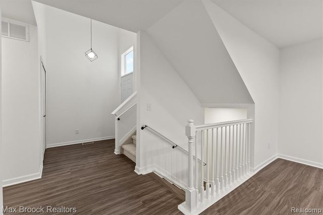 24530 Pineview Street, Oak Park, MI 48237