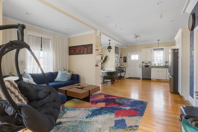 42 Lexington St 3, Waltham, MA 02452