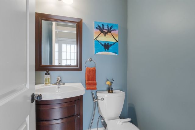 42 Lexington St 3, Waltham, MA 02452