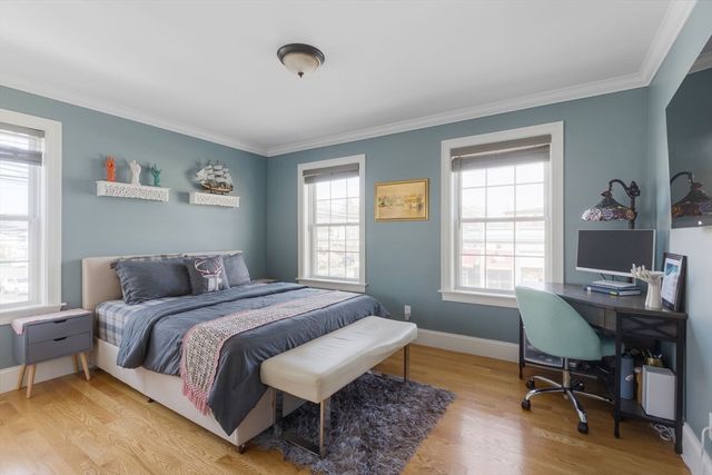 42 Lexington St 3, Waltham, MA 02452