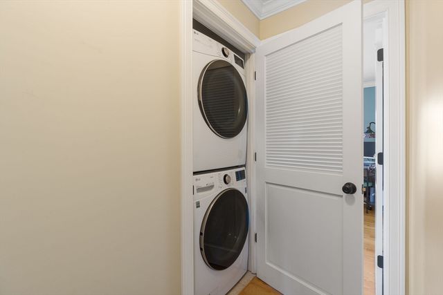 42 Lexington St 3, Waltham, MA 02452