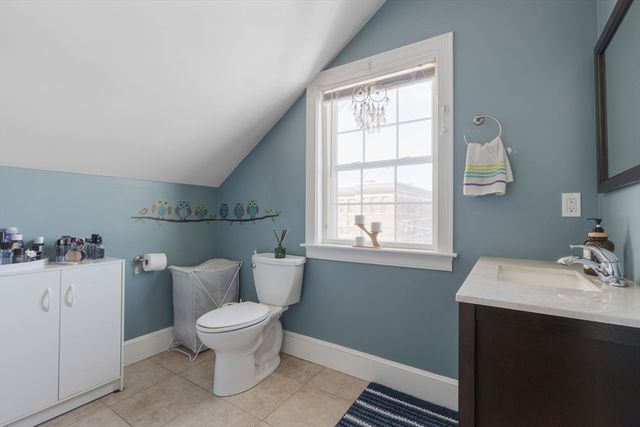 42 Lexington St 3, Waltham, MA 02452