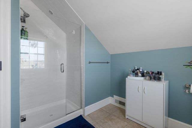 42 Lexington St 3, Waltham, MA 02452