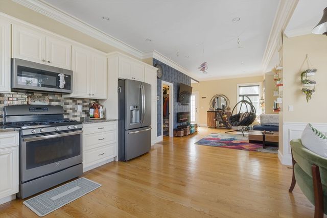 42 Lexington St 3, Waltham, MA 02452