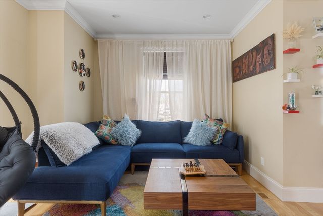 42 Lexington St 3, Waltham, MA 02452