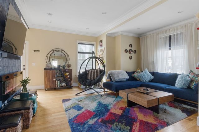 42 Lexington St 3, Waltham, MA 02452