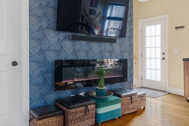 42 Lexington St 3, Waltham, MA 02452