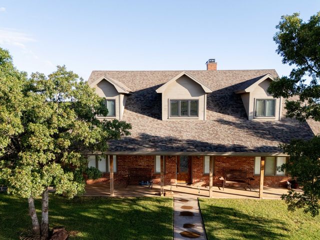 7910 County Rd 7700, Wolfforth, TX 79382