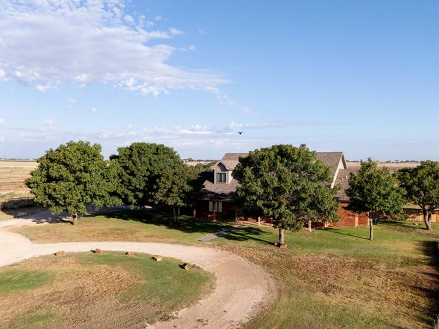 7910 County Rd 7700, Wolfforth, TX 79382