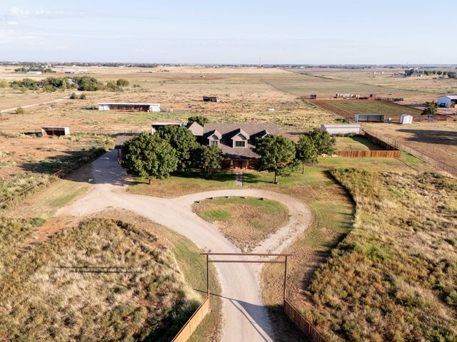 7910 County Rd 7700, Wolfforth, TX 79382