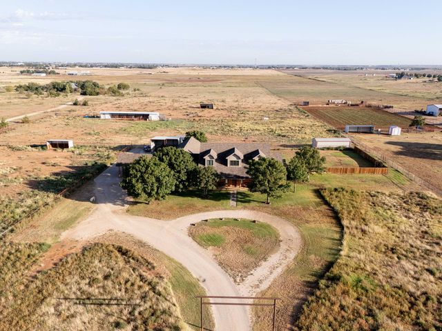 7910 County Rd 7700, Wolfforth, TX 79382