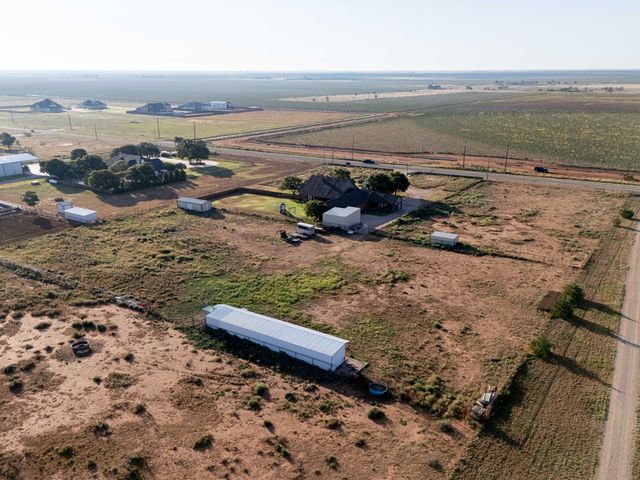 7910 County Rd 7700, Wolfforth, TX 79382