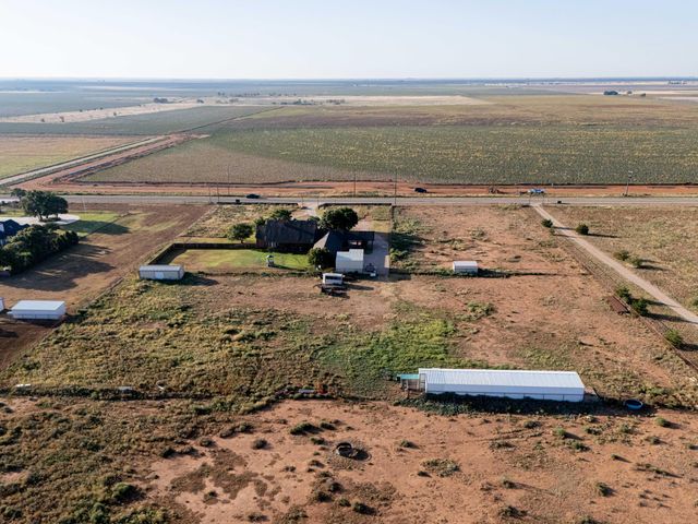 7910 County Rd 7700, Wolfforth, TX 79382