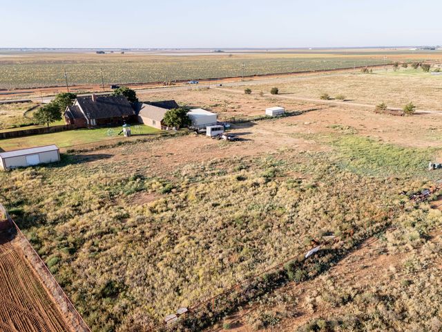 7910 County Rd 7700, Wolfforth, TX 79382