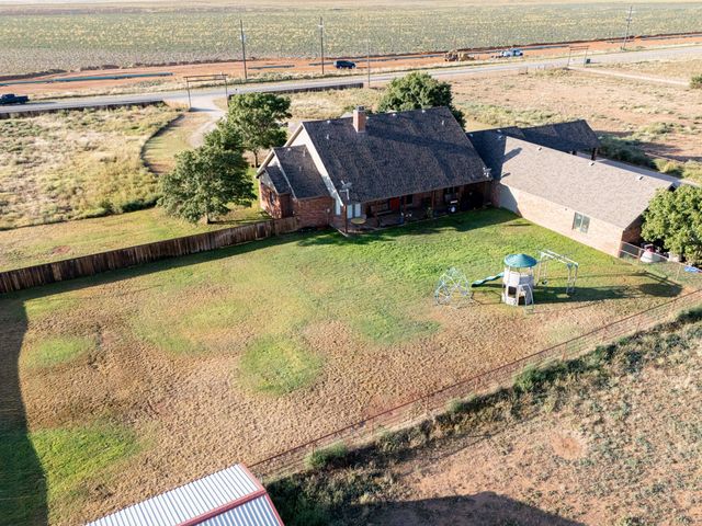 7910 County Rd 7700, Wolfforth, TX 79382
