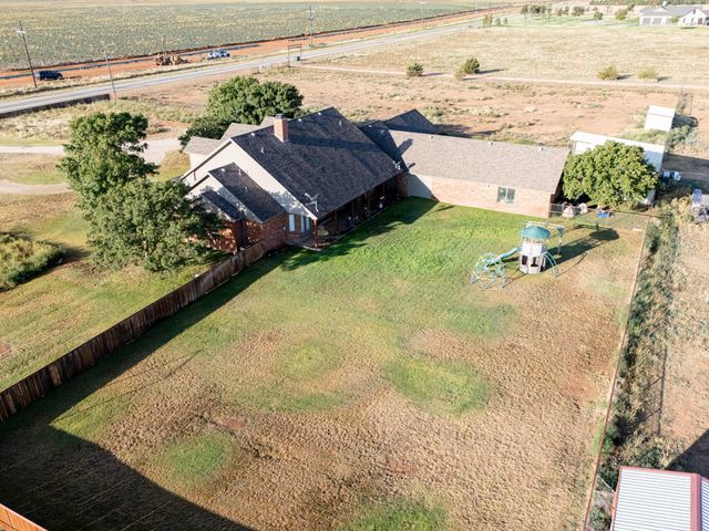 7910 County Rd 7700, Wolfforth, TX 79382