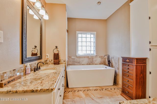 7910 County Rd 7700, Wolfforth, TX 79382