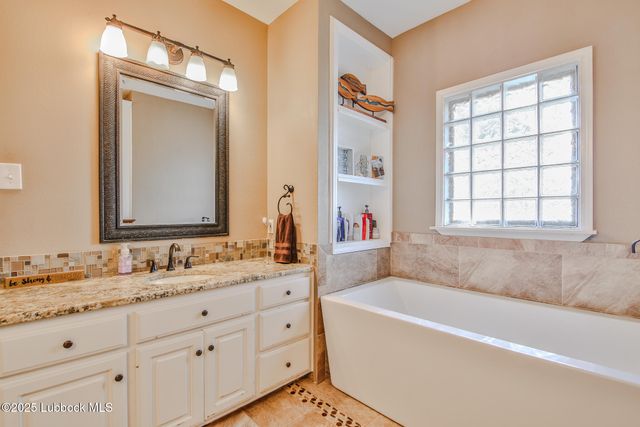 7910 County Rd 7700, Wolfforth, TX 79382