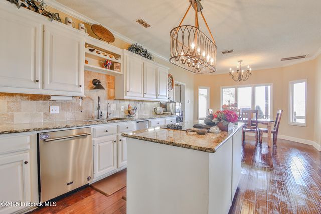 7910 County Rd 7700, Wolfforth, TX 79382