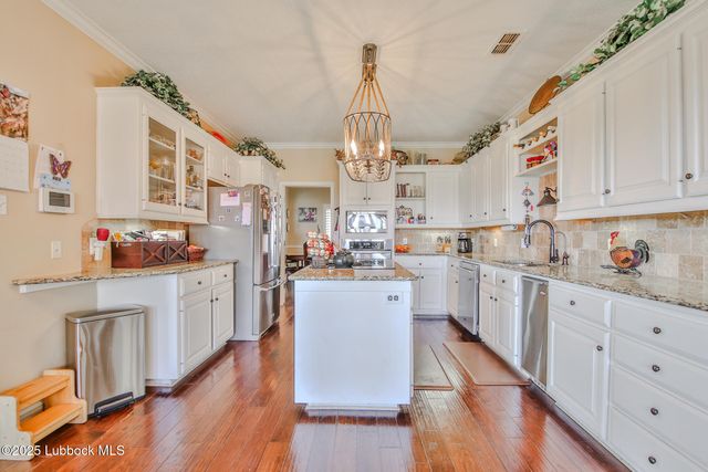 7910 County Rd 7700, Wolfforth, TX 79382