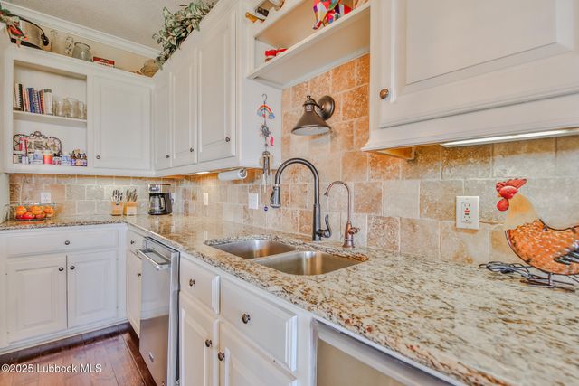 7910 County Rd 7700, Wolfforth, TX 79382