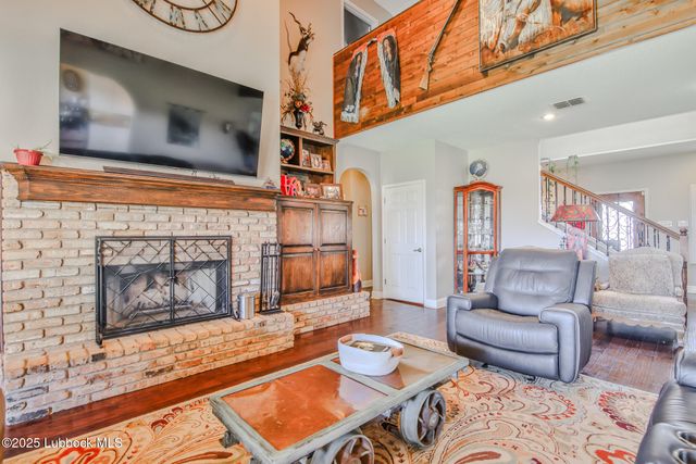 7910 County Rd 7700, Wolfforth, TX 79382