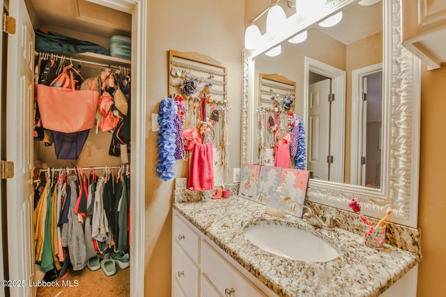 7910 County Rd 7700, Wolfforth, TX 79382