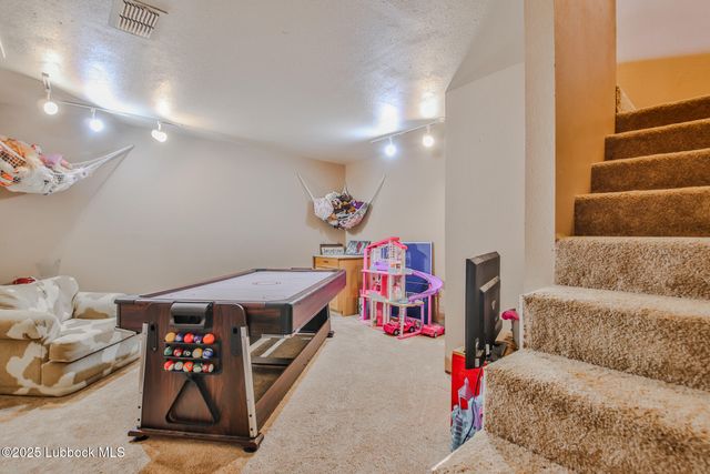 7910 County Rd 7700, Wolfforth, TX 79382