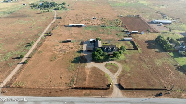 7910 County Rd 7700, Wolfforth, TX 79382