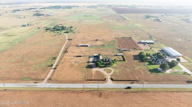 7910 County Rd 7700, Wolfforth, TX 79382