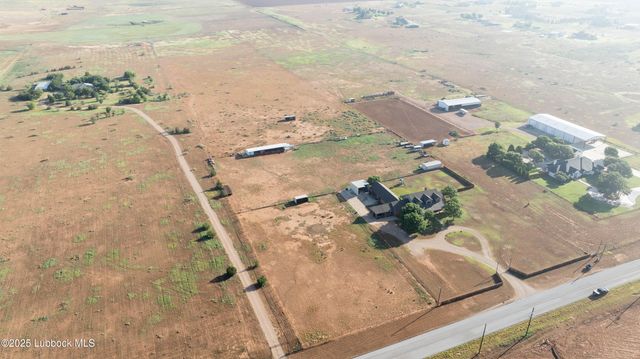 7910 County Rd 7700, Wolfforth, TX 79382