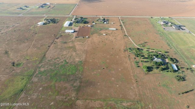 7910 County Rd 7700, Wolfforth, TX 79382