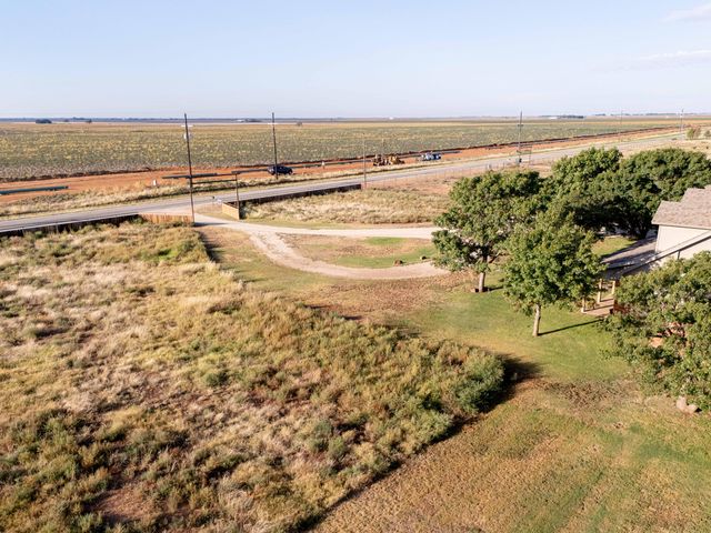 7910 County Rd 7700, Wolfforth, TX 79382