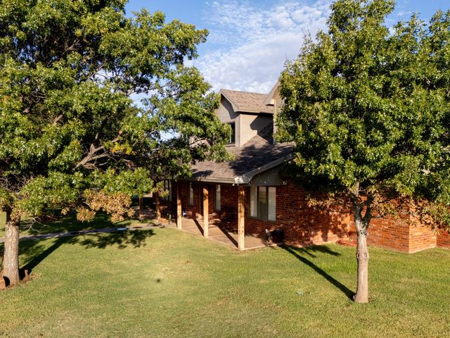 7910 County Rd 7700, Wolfforth, TX 79382