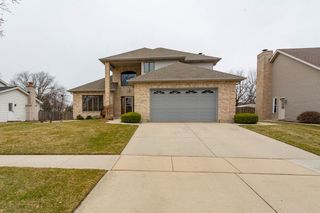 902 Somerset Drive, Carol Stream, IL 60188