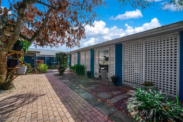 313 E Canfield Street, Avon Park, FL 33825