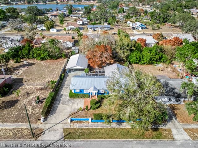 313 E Canfield Street, Avon Park, FL 33825