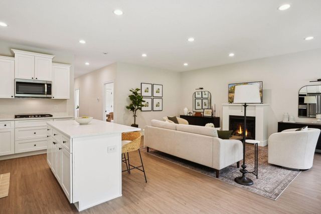 613 Field Point Street, Roberts, WI 54023