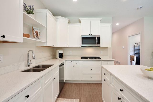 613 Field Point Street, Roberts, WI 54023