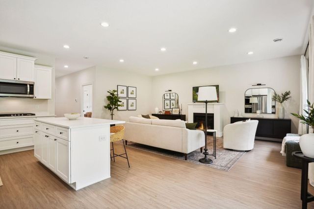 613 Field Point Street, Roberts, WI 54023