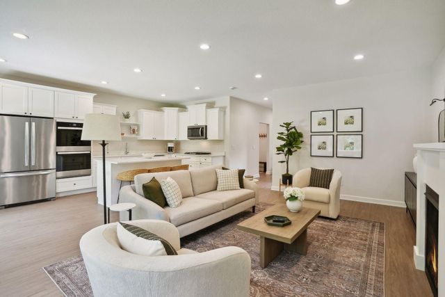 613 Field Point Street, Roberts, WI 54023