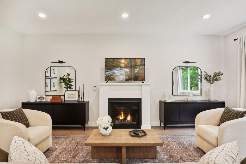 613 Field Point Street, Roberts, WI 54023