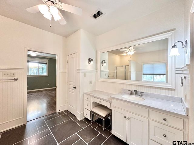 19390 Sandhill Lane, Flint, TX 75762